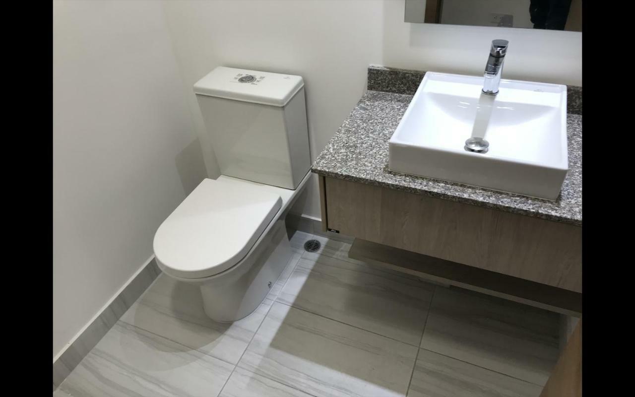 1410 Habitacion En Lujoso Departamento - Atelier Quito Kültér fotó