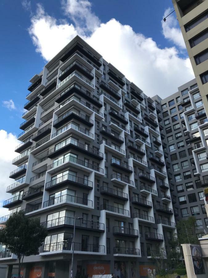 1410 Habitacion En Lujoso Departamento - Atelier Quito Kültér fotó