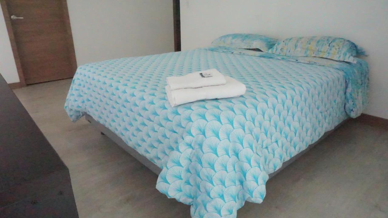 1410 Habitacion En Lujoso Departamento - Atelier Quito Kültér fotó