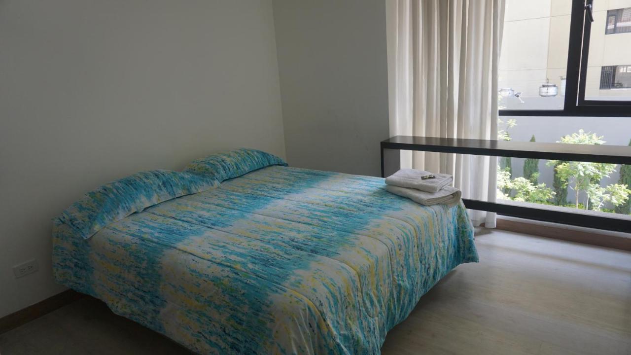 1410 Habitacion En Lujoso Departamento - Atelier Quito Kültér fotó
