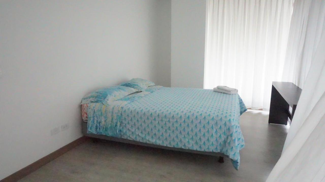 1410 Habitacion En Lujoso Departamento - Atelier Quito Kültér fotó