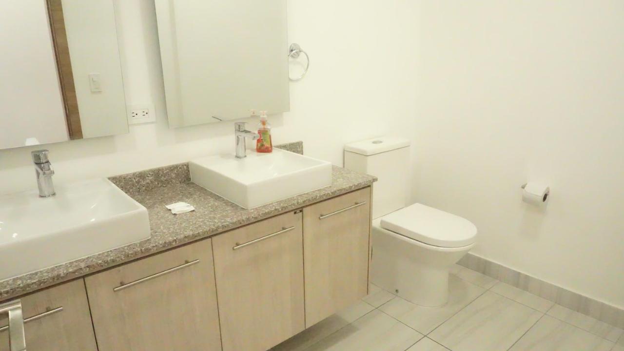 1410 Habitacion En Lujoso Departamento - Atelier Quito Kültér fotó