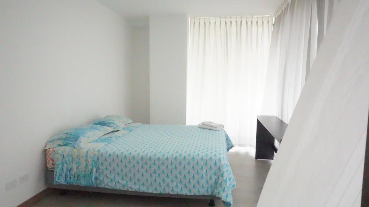 1410 Habitacion En Lujoso Departamento - Atelier Quito Kültér fotó